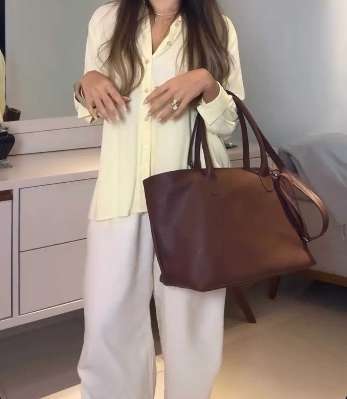 Bolsa Júlia usada no corpo, foto 2 de 2